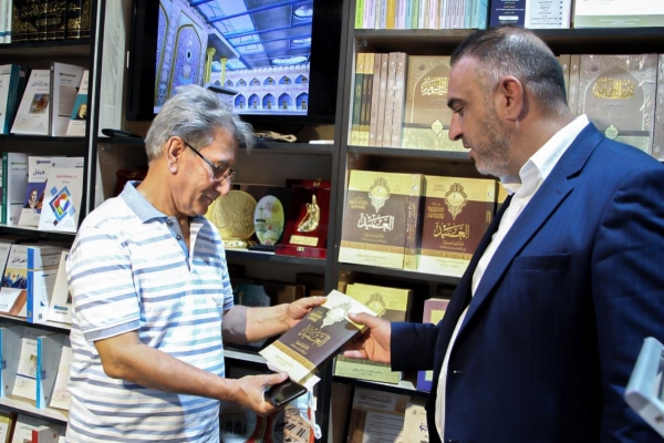 إصداراتُ مركز العميد محطّ أنظار مرتادي معرض بغداد للكتاب