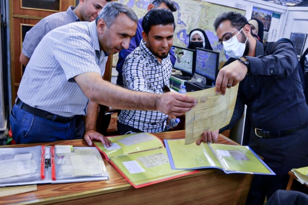 وفدٌ من جامعة بابل يزور مركز تصوير المخطوطات ويؤكّد أنّ ما يُبذل من جهدٍ يستحقّ الثناء