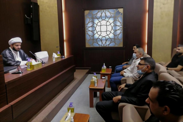 مُلتقى القمر يستضيفُ مجموعةً من طلبة الدراسات العُليا