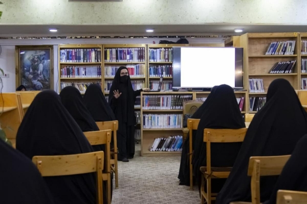 المكتبةُ النسويّة تنظّم ورشةً تثقيفيّة حول تحليل المشكلات واتّخاذ القرار