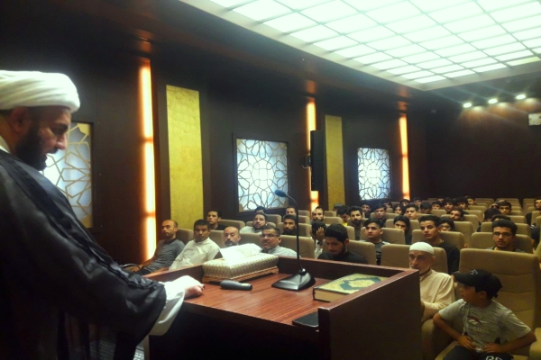 سلسلة محاضرات تثقيفية يطلقها  مركز ملتقى القمر الثقافي لنخب من محافظة البصرة