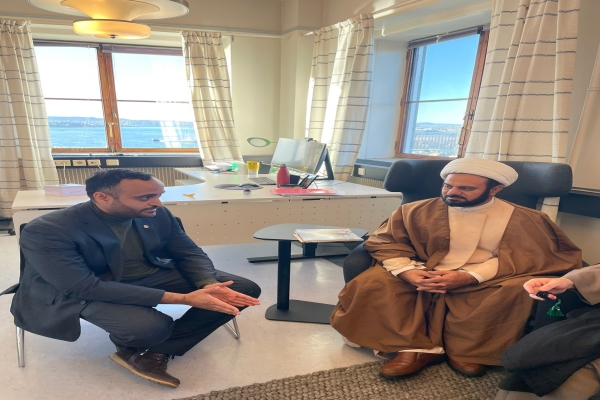 وفدٌ من المركز العراقيّ لتوثيقِ جرائِمِ التّطرُّف يزورُ بلديةَ أوسلو في النرويج