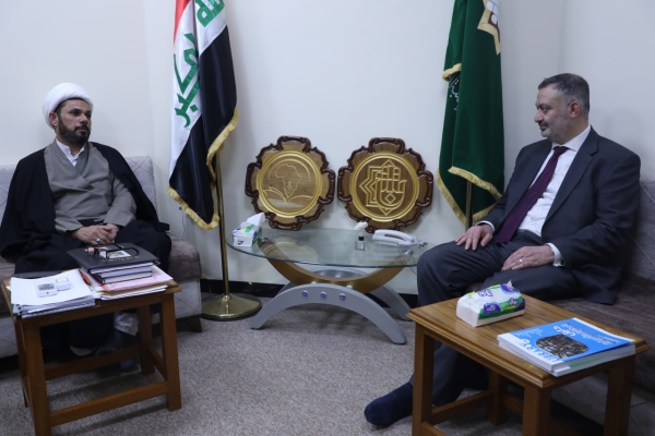 مدير مركز الدراسات الأفريقيّة يستقبل وفداً من جامعة بيدفوردشاير البريطانية