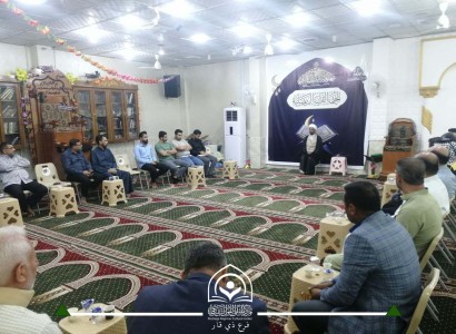 في برنامج فكري وثقافي... مركز ملتقى القمر يعقد جلسة حواريّة ثقافيّة في مدينة الناصريّة