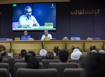 باحث يناقش (التضام النحوي وأثره في تكوين المعنى الدلالي ـ القصدي من القول إلى الفعل)
