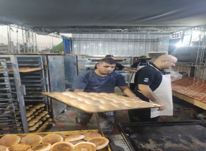 بطاقة انتاجيّة تصل إلى (10) آلاف(صمونة) يومياً.. كوادر قسم الشؤون الفكريّة والثقافيّة تنصب فرناً للصمون خلال زيارة الأربعين