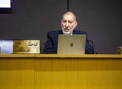 باحث بريطانيّ يحلّل آراء المفسّرين في نسخ وتفسير آيتَي النجوى والمتعة