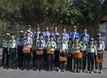 بتوزيع الحلوى والورد... جمعية كشافة الكفيل تحتفي بولادة الإمامين الباقر والهادي (عليهما السلام)