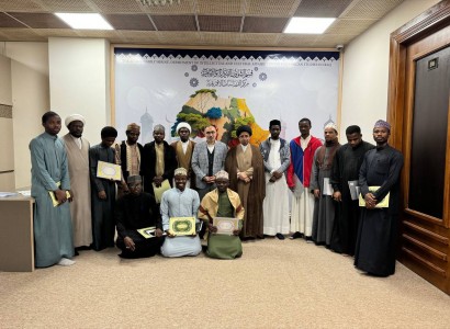 مركز الدراسات الإفريقيّة يختتم الدورة التطويريّة لطلبة العلوم الدينيّة الأفارقة في النجف الأشرف