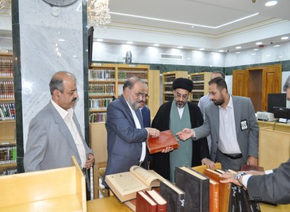 نسخ مصورة لمخطوطات نفيسة من كتاب نهج البلاغة تودع في مكتبة العتبة العباسية