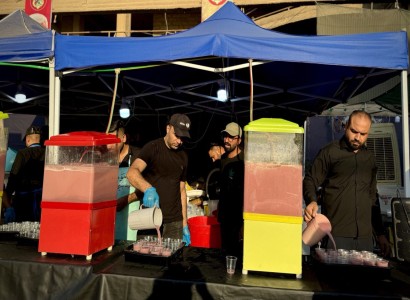 موكب عميد بني هاشم يباشر بتقديم الخدمات لزائري الأربعين