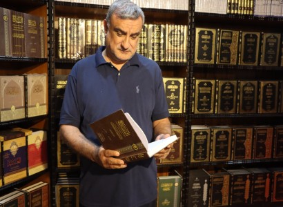 قسم الشؤون الفكرية يستعرض إصداراته في معرض بغداد وكتابا "المصابيح" و"عاشوراء" يتصدران اهتمام الجمهور