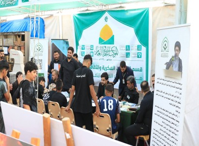وسط إقبال شبابي واسع.. مركز ملتقى القمر الثقافي يواصل برامجه التوعوية لزائري الأربعين